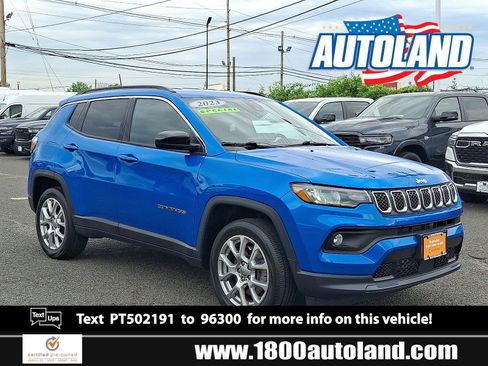 Certified 2023 Jeep Compass Latitude AWD/4WD image 1