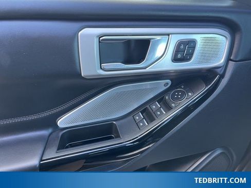 Certified 2022 Ford Explorer Platinum w/ Equipment Group 601A image 45