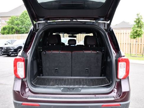 Used 2023 Ford Explorer Platinum w/ Technology Package AWD/4WD image 40