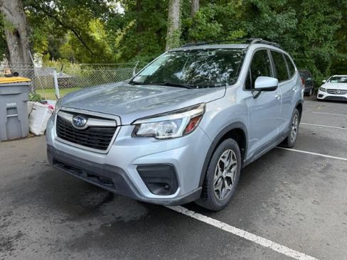Used 2020 Subaru Forester Premium AWD/4WD image 3