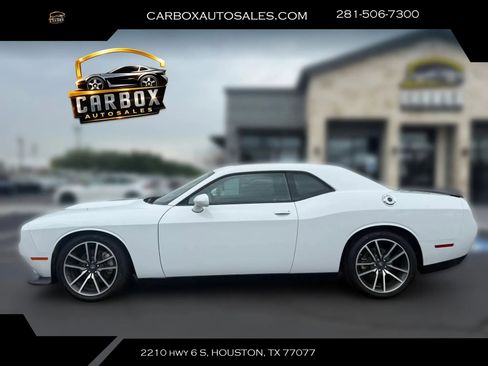 Used 2023 Dodge Challenger R/T RWD image 2