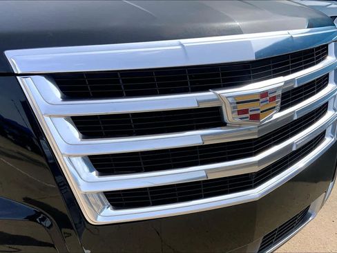 Used 2017 Cadillac Escalade Premium Luxury image 30