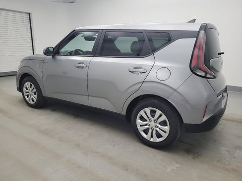 Used 2025 Kia Soul LX image 3