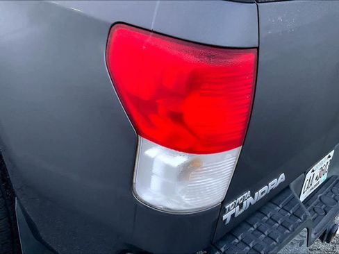 Used 2011 Toyota Tundra Limited w/ Memory Pkg image 27