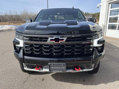 Used 2022 Chevrolet Silverado 1500 ZR2 w/ Technology Package image 10