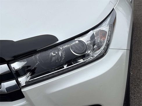 Used 2019 Toyota Highlander Limited image 10