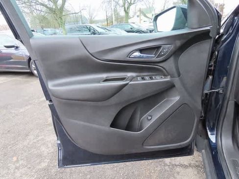Used 2020 Chevrolet Equinox LT image 16
