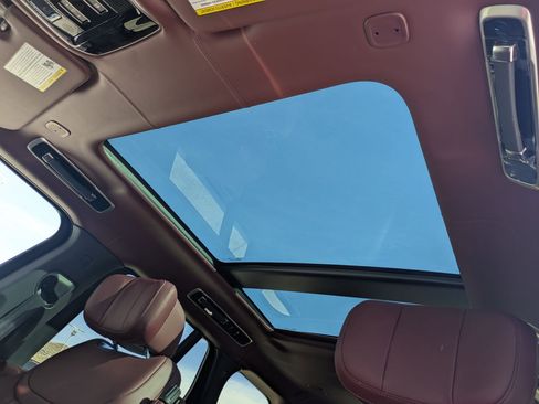 New 2025 Land Rover Range Rover Autobiography image 16