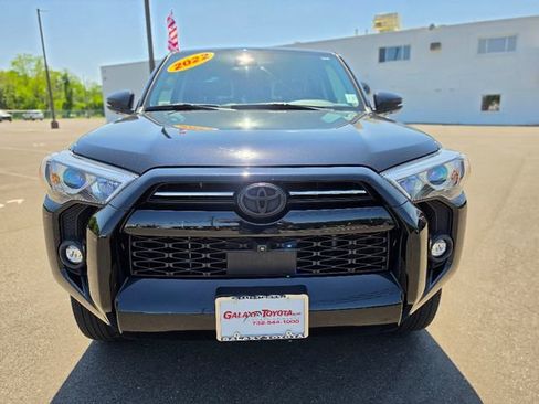 Used 2022 Toyota 4Runner SR5 Premium w/ Moonroof Package AWD/4WD image 2