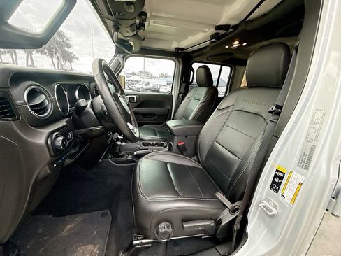 Used 2023 Jeep Wrangler Unlimited Sahara w/ Cold Weather Group image 23