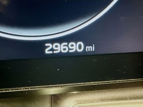 Used 2023 Kia Carnival SX Prestige image 26