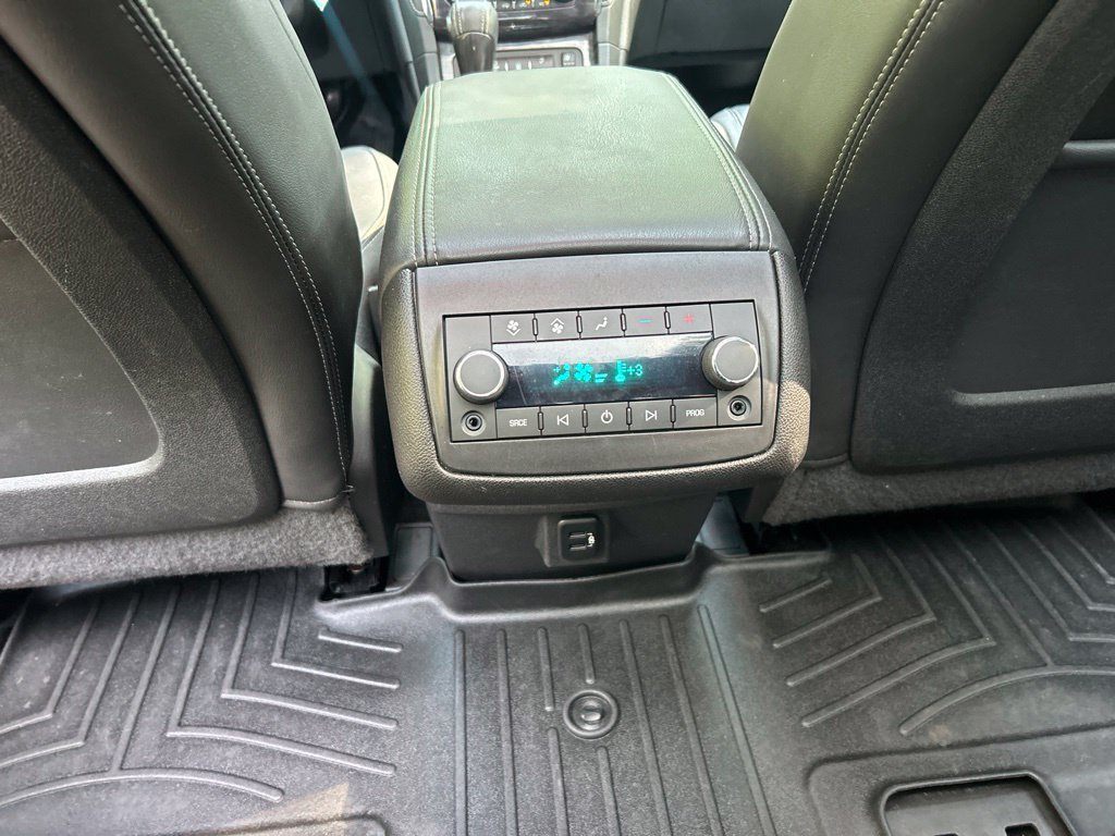 Used 2017 Buick Enclave Premium AWD/4WD image 30