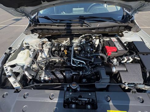 Used 2024 Nissan Altima 2.5 SV FWD image 32
