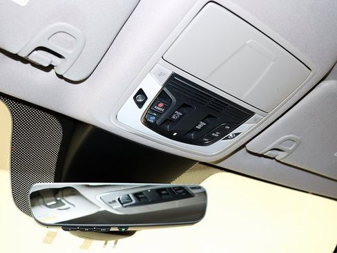 Certified 2023 Acura MDX SH-AWD w/ Technology Package image 24