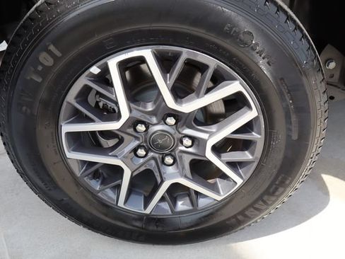 Used 2025 Jeep Wrangler Unlimited Sahara AWD/4WD image 47