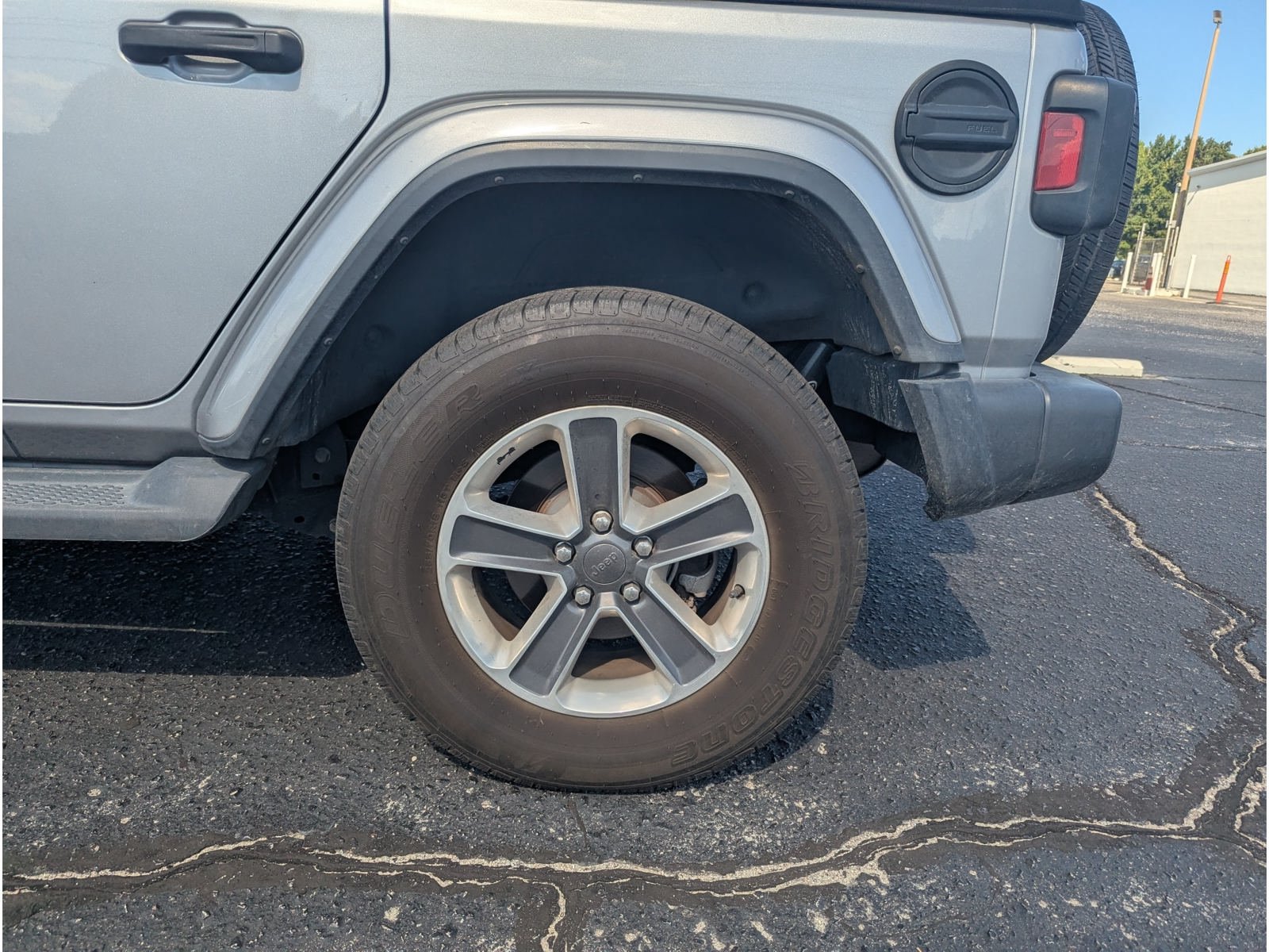 Used 2019 Jeep Wrangler Unlimited Sahara AWD/4WD image 12
