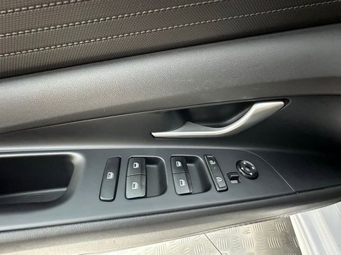 Certified 2024 Hyundai Elantra SE image 24