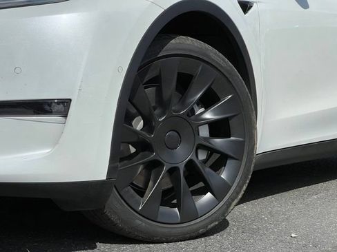 Used 2021 Tesla Model Y Long Range AWD/4WD image 2