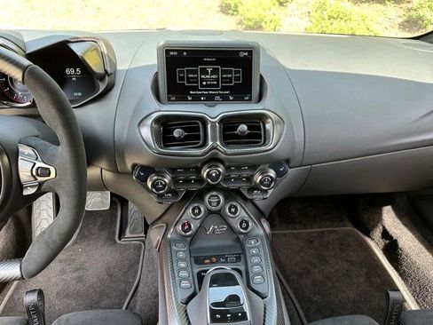 Used 2023 Aston Martin V12 Vantage image 11