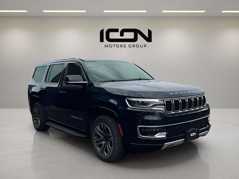 Used 2023 Jeep Wagoneer Series II AWD/4WD image 7