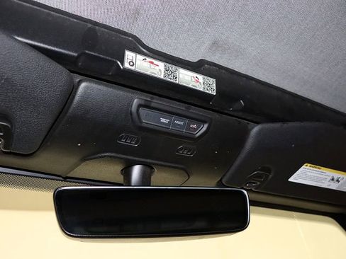 Used 2023 Jeep Wrangler Unlimited Sahara image 25