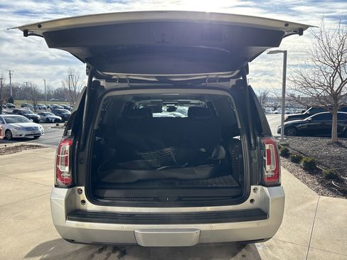 Used 2016 GMC Yukon XL SLT w/ Open Road Package image 32