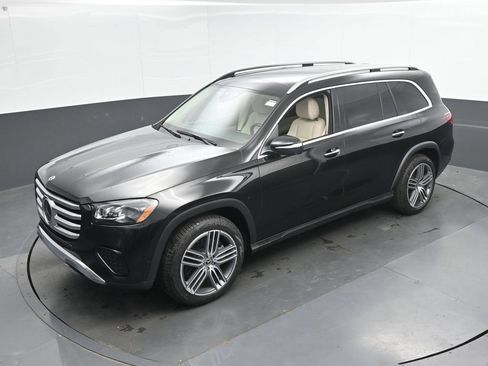 Used 2024 Mercedes-Benz GLS 450 4MATIC image 38
