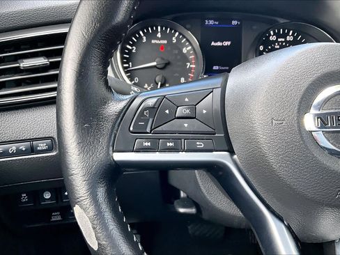 Used 2020 Nissan Rogue SV image 22