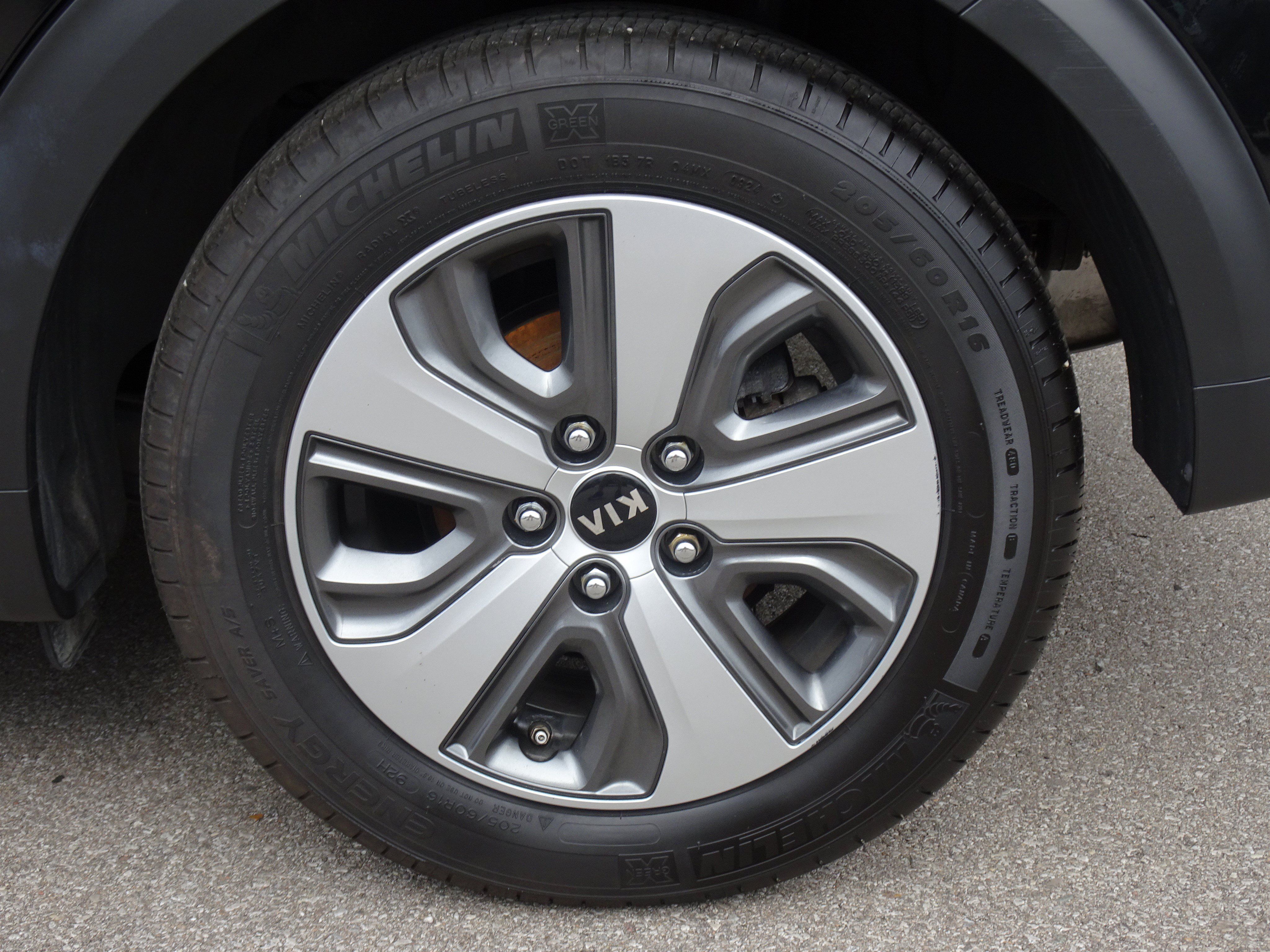 Used 2019 Kia Niro LX FWD image 25