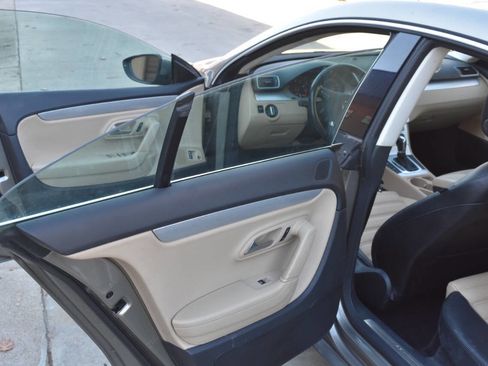 Used 2013 Volkswagen CC Sport image 26