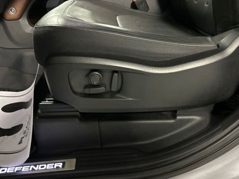 Used 2023 Land Rover Defender 90 X image 11