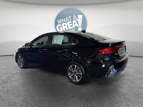 Certified 2022 Kia Forte LXS FWD image 6