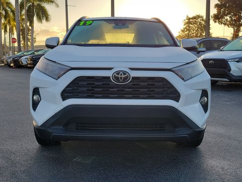 Used 2019 Toyota RAV4 XLE image 3
