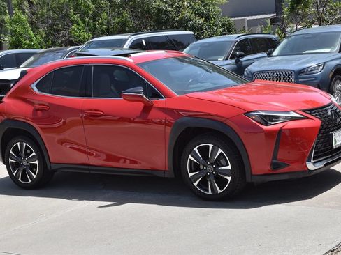 Used 2020 Lexus UX 200 w/ Premium Package FWD image 5