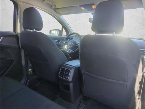 Used 2023 Kia Sportage LX image 18