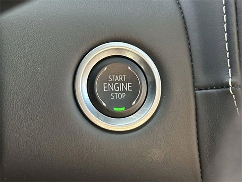 Used 2024 GMC Yukon Denali Ultimate image 16