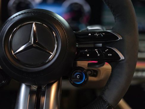 Used 2024 Mercedes-Benz GLS 63 AMG 4MATIC image 23