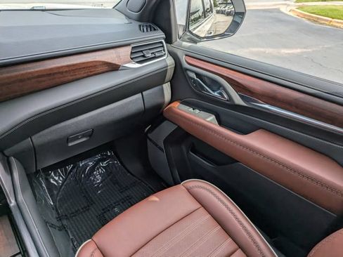 Used 2023 GMC Yukon XL Denali Ultimate AWD/4WD image 19