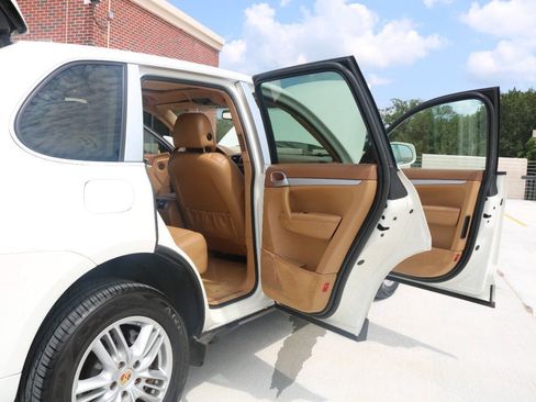 Used 2008 Porsche Cayenne AWD/4WD image 28