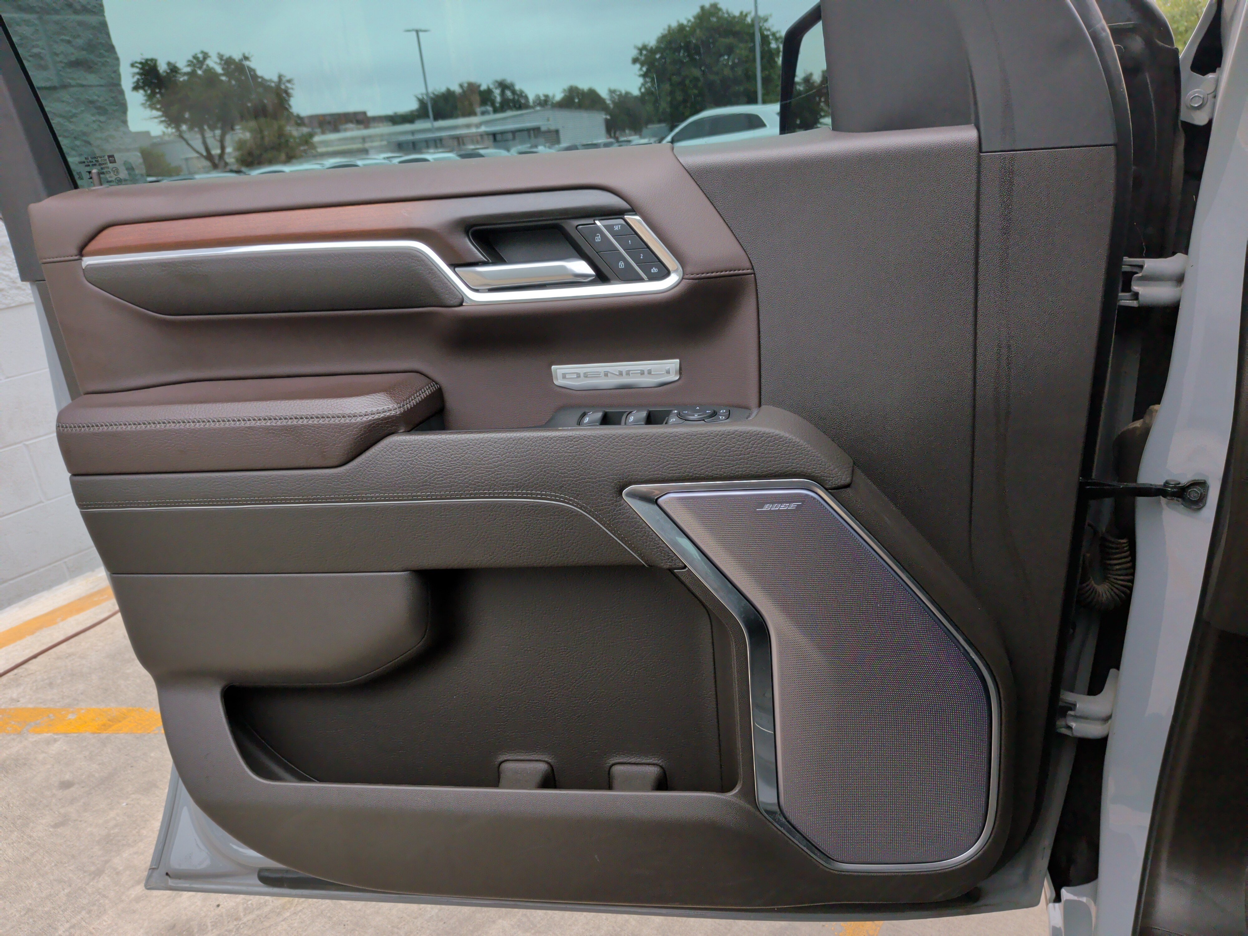 Used 2024 GMC Sierra 1500 Denali w/ Denali Reserve Package AWD/4WD image 13