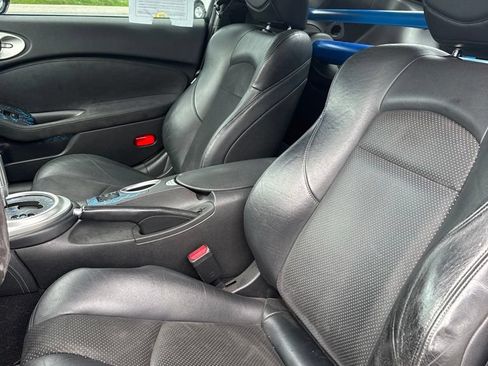 Used 2009 Nissan 370Z Touring w/ Sport Pkg RWD image 9