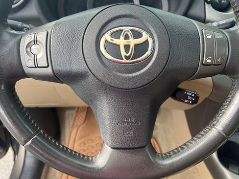 Used 2010 Toyota RAV4 Limited image 18
