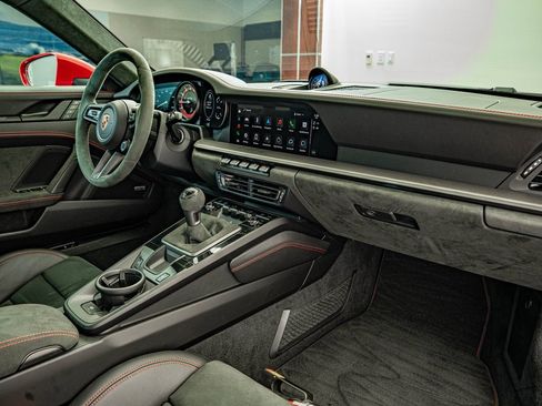 Certified 2024 Porsche 911 Carrera GTS image 57