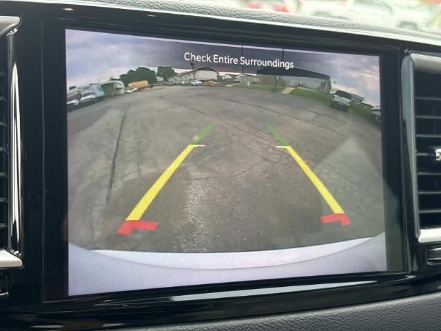 Used 2021 Chrysler Pacifica Touring-L FWD image 19