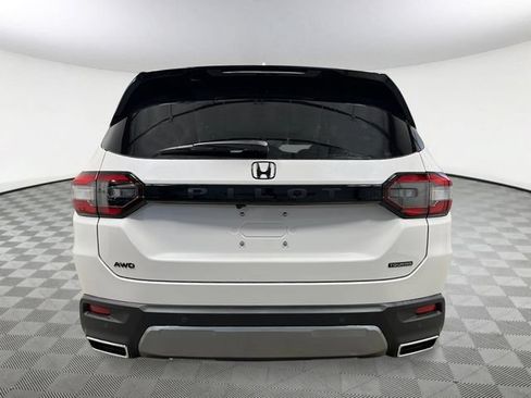 New 2026 Honda Pilot Touring image 5