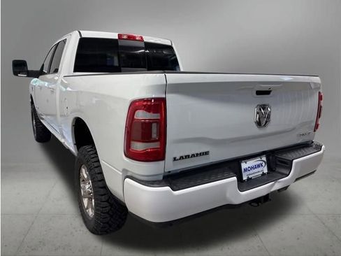 Used 2024 RAM 2500 Laramie AWD/4WD image 3