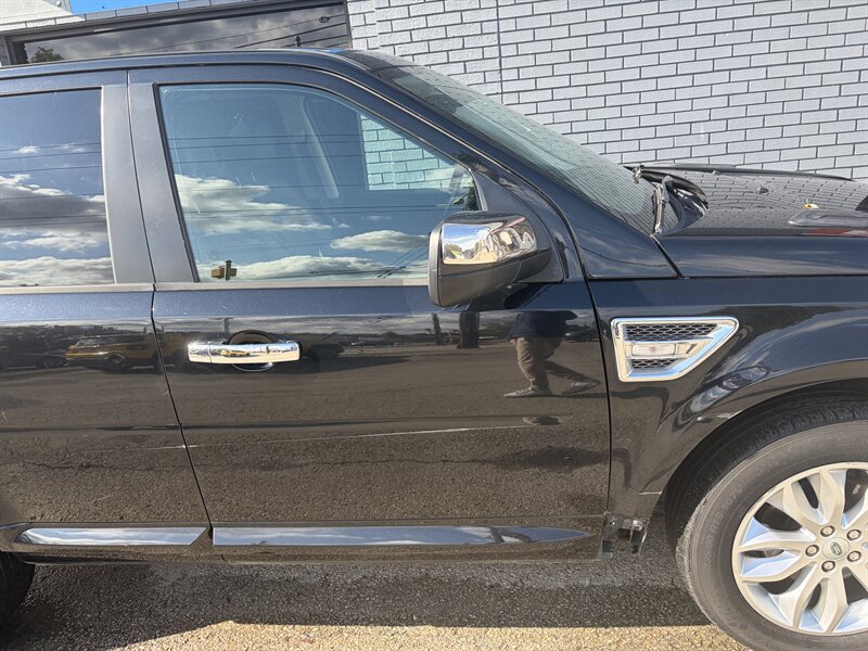 Used 2014 Land Rover LR2 AWD/4WD image 19