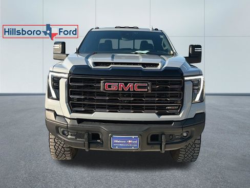 Used 2024 GMC Sierra 2500 AT4X w/ AT4X AEV Edition AWD/4WD image 2