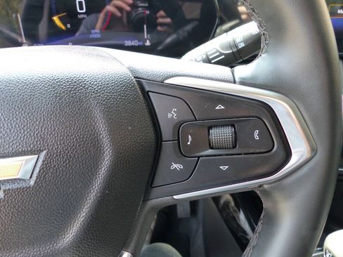 Used 2026 Chevrolet Trax LT w/ Sunroof Package FWD image 25