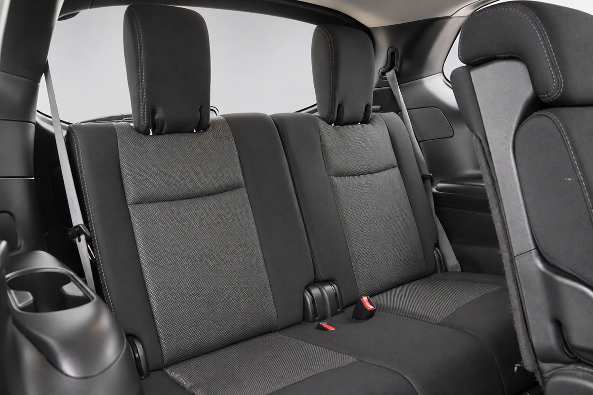Used 2019 Nissan Pathfinder SV w/ Cargo Package FWD image 16